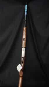 Fusil de chasse Fair Classic en bois et métal, gravé, étiquette "GARANTIE 10 ANS GRATUITE". Marque Fair sur canon.