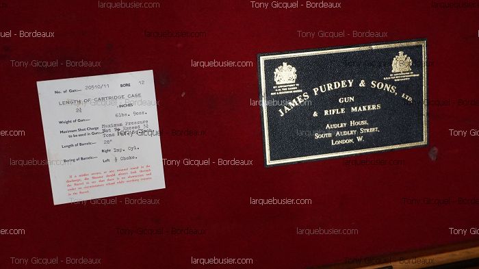 Document technique Purdey & Sons, fabricants de fusils et carabines. Détails : calibre 12, canons 28", poids 6lbs 9ozs, pression max 3,5 tonnes.